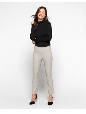 Tribal Women's Cropped Ankle Pants in Light Gray
